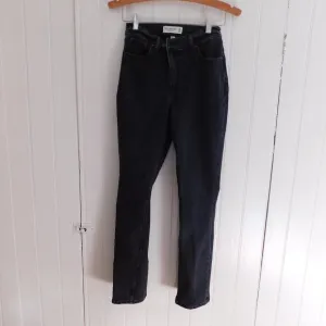 🦌 Abercrombie &amp; Fitch Curve Love The 90's Slim Straight Ultra High Rise Jeans