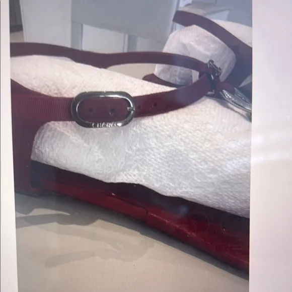 💯 authentic Chanel red leather and satin Sandals with Silver logo Accents