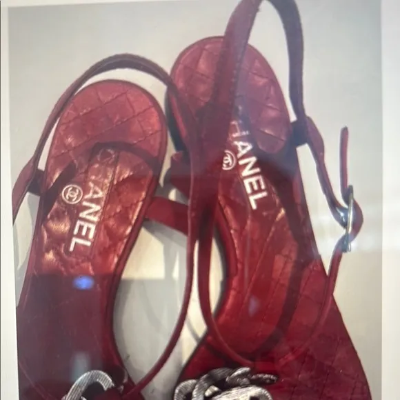 💯 authentic Chanel red leather and satin Sandals with Silver logo Accents