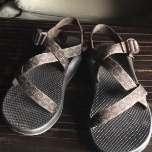 🛍️ CHACOs Brown Tan Sandals