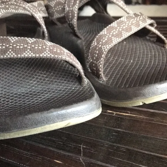 🛍️ CHACOs Brown Tan Sandals