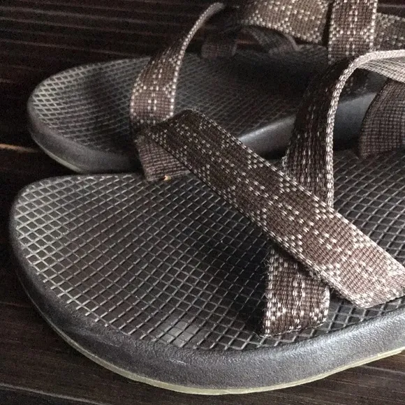🛍️ CHACOs Brown Tan Sandals