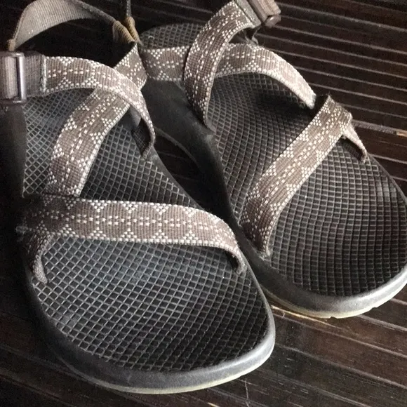 🛍️ CHACOs Brown Tan Sandals