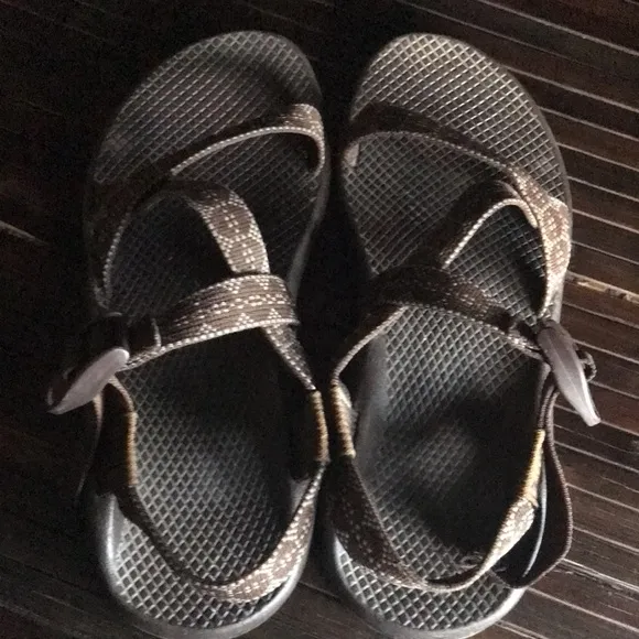 🛍️ CHACOs Brown Tan Sandals