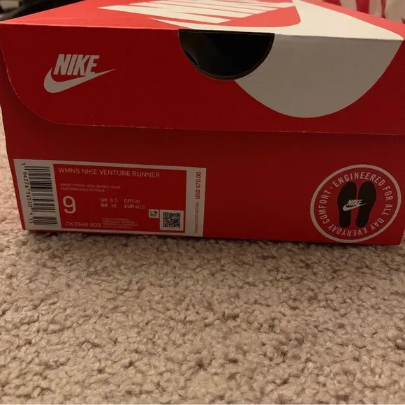 🔥 Nike Venture Runner