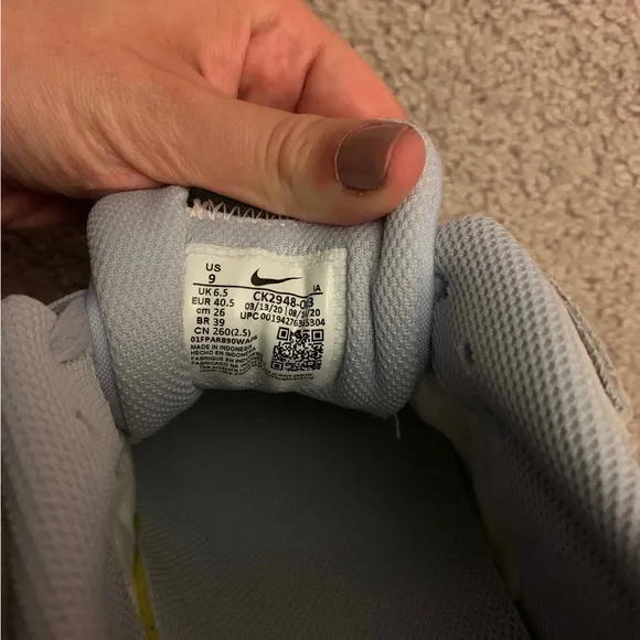🔥 Nike Venture Runner