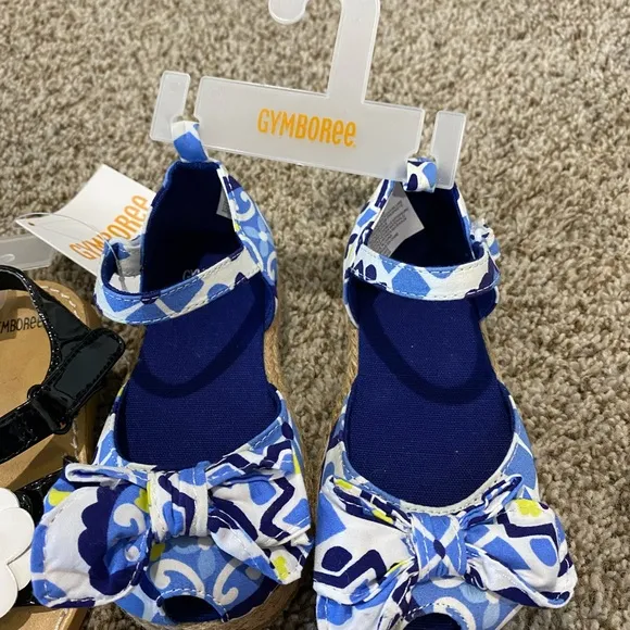 2 pairs little girl’s sandals