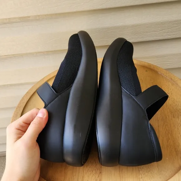 Alegria Olivia Mary Jane black shoes
