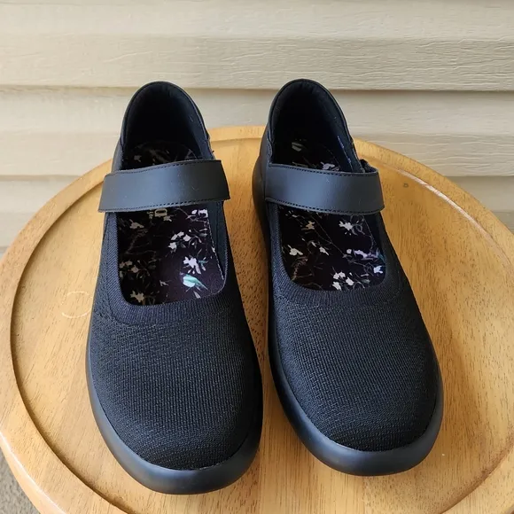 Alegria Olivia Mary Jane black shoes
