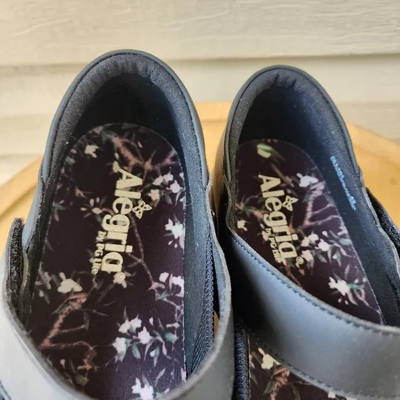 Alegria Olivia Mary Jane black shoes
