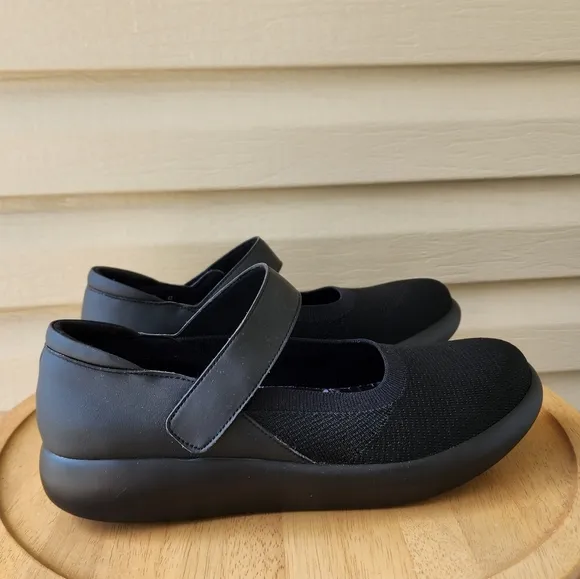 Alegria Olivia Mary Jane black shoes
