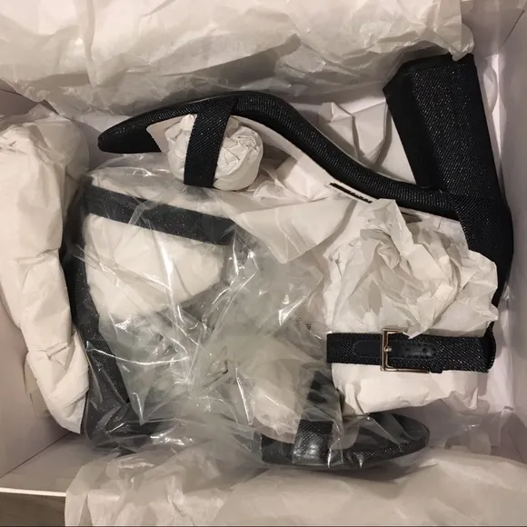 Alice olivia sandals