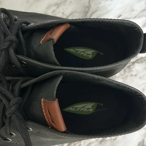 Altra | men’s size 10 Smith Black Leather Chukka Boot Lace Up Outdoor Barefoot