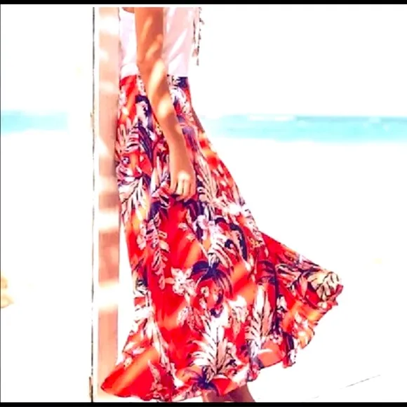 Anthroplogie NWT HD in Paris Silk Floral lined maxi skirt