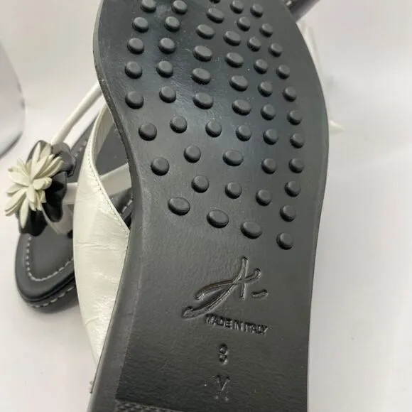 Antonio Bossi Size 8 Black White Leather Daisy Flower Sandals Size 8 NWT