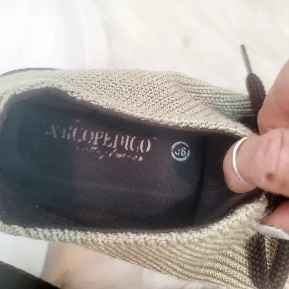 ARCOPEDICO CLASSIC VEGAN OXFORD IN BEIGE EUC WOMEN'S SIZE 38
