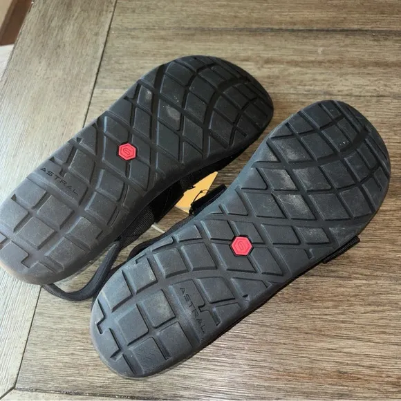 Astral men’s sandals  NEW