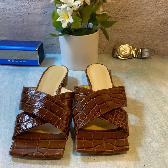 AWAKE MODE sandals SZ 37