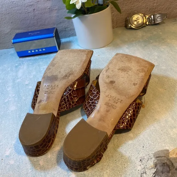 AWAKE MODE sandals SZ 37