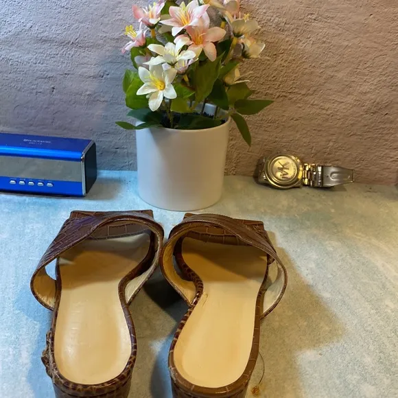 AWAKE MODE sandals SZ 37