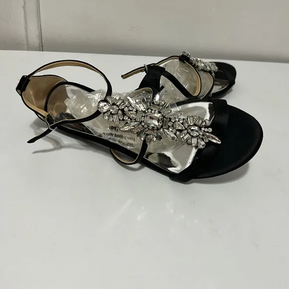 BADGLEY MISCHKA Elegant Black Sandals with Crystal Embellishments Never worn