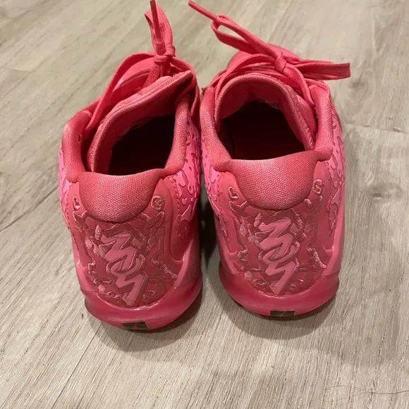 Basketball shoes for girl size 3.5