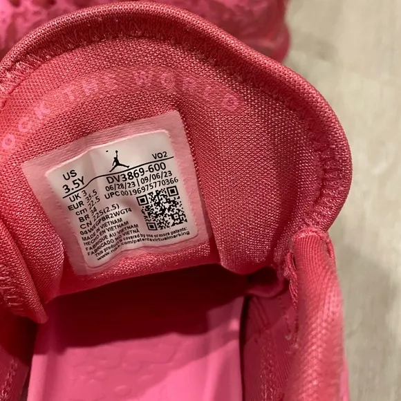 Basketball shoes for girl size 3.5
