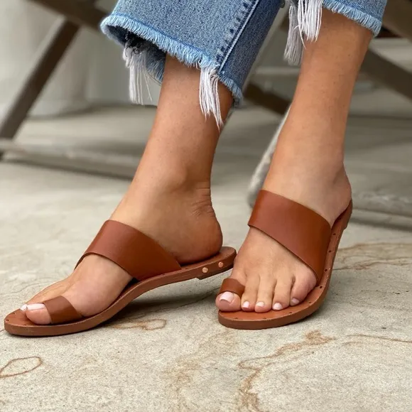 Beek Finch Sandals NWOT.size 7