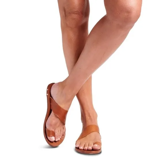 Beek Finch Sandals NWOT.size 7