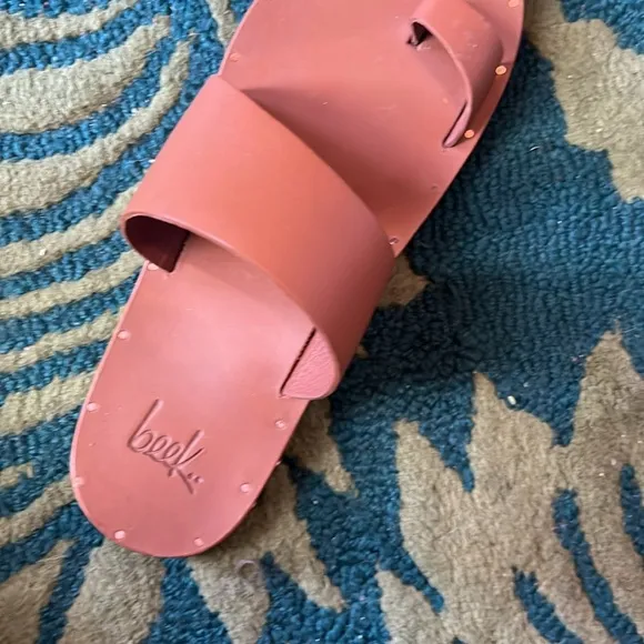 Beek Finch Sandals NWOT.size 7