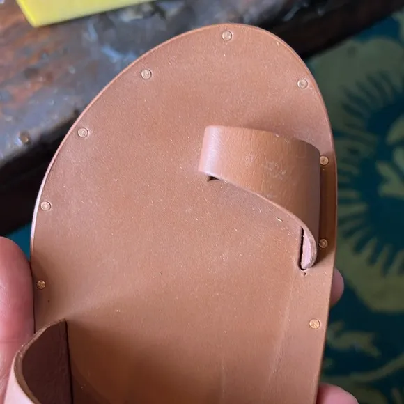 Beek Finch Sandals NWOT.size 7
