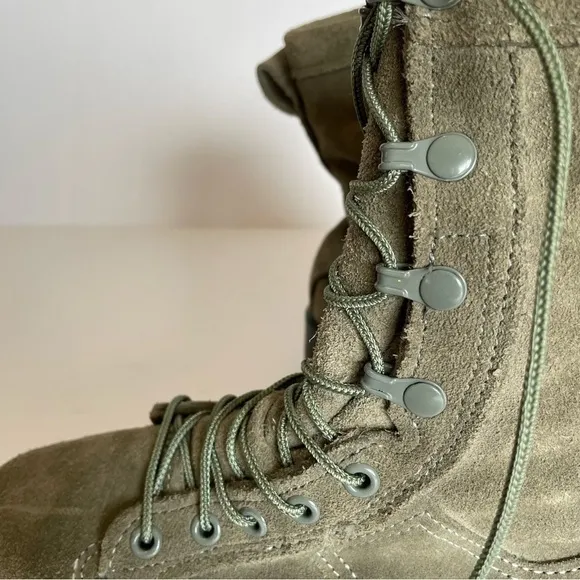 Belleville 675 steel toe combat boots Sz 4.5R