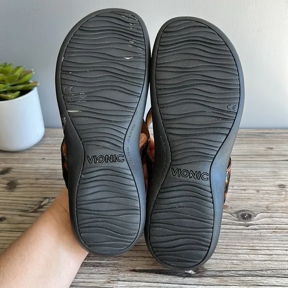 Bionic sandals size 7 great used condition