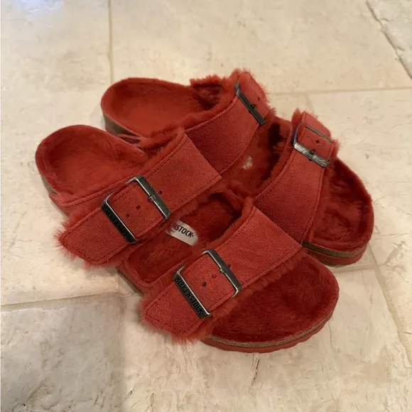 Birkenstock Arizona shearling lined sienna red sandals size 39