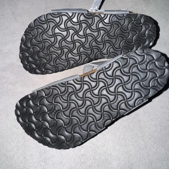 Birkenstock Kids Rio Silver Sandals🌸Girls toddler size 4🌸
