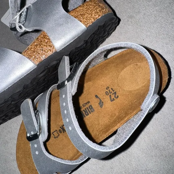 Birkenstock Kids Rio Silver Sandals🌸Girls toddler size 4🌸