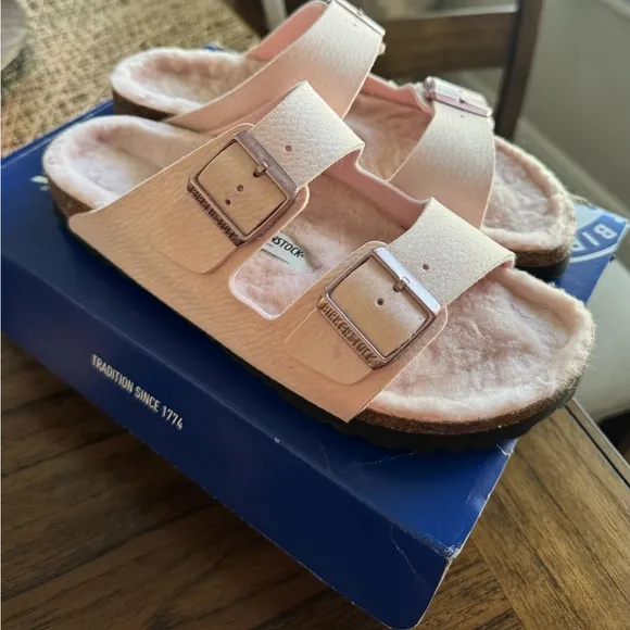 Birkenstock Shearling Arizona Sandals 💗