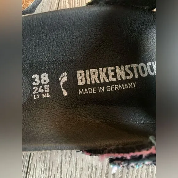 Birkenstock woman’s vegan plaided sandals NWT very beautiful