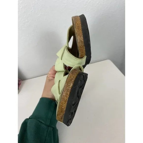 Birki’s Birkenstock Crossover Sandals Size 39 US L8 M6 Light Pale Green Vintage
