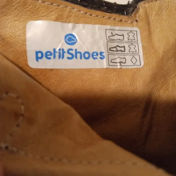 Boots &quot;Petite Shoes&quot; For Toddler Girl from Europe size 26