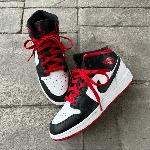 Boys Nike Air Jordan 1 Mid