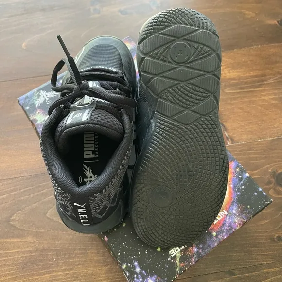Boy’s PUMA MELO Basketball Shoes
