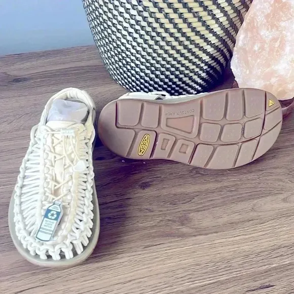 BRAND NEW KEEN Women's UNEEK Sneaker Sandal