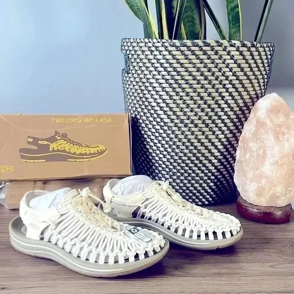 BRAND NEW KEEN Women's UNEEK Sneaker Sandal