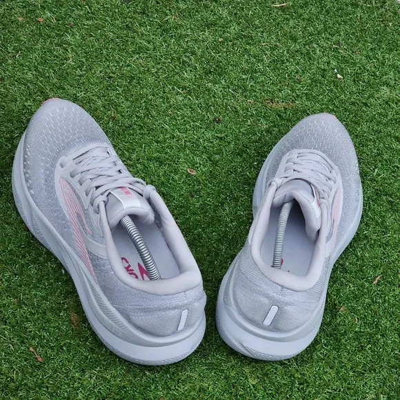 BROOKS ADRENALINE GTS 24 - Womens Sneakers - SIZE 10.5D WIDE
