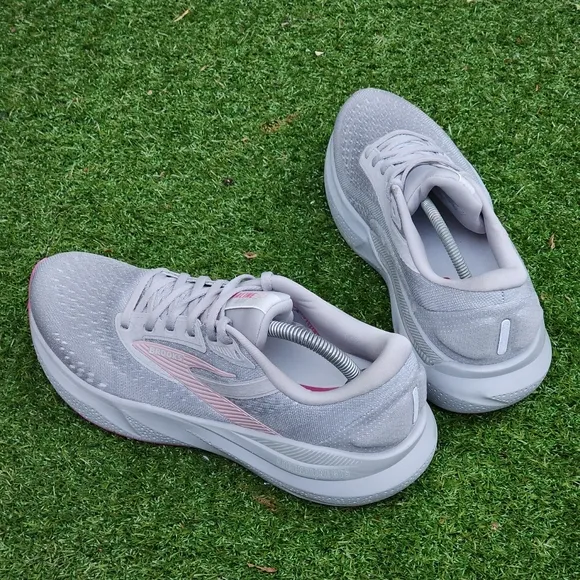 BROOKS ADRENALINE GTS 24 - Womens Sneakers - SIZE 10.5D WIDE