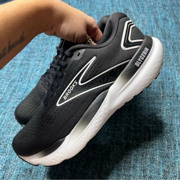 Brooks Glycerin 21 Running Shoes in Black White WIDE Width