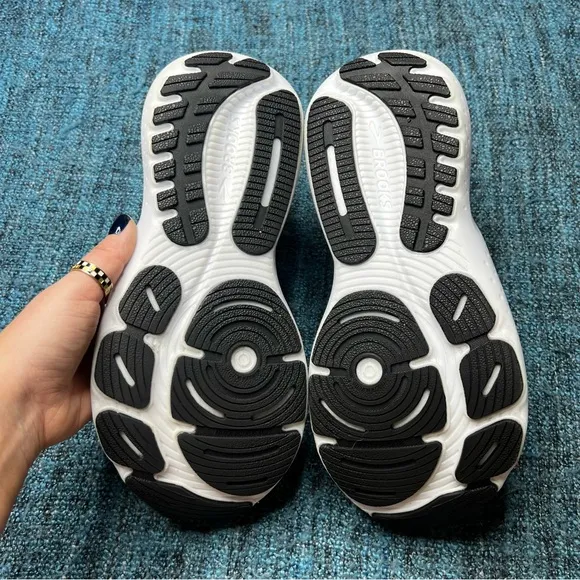 Brooks Glycerin 21 Running Shoes in Black White WIDE Width