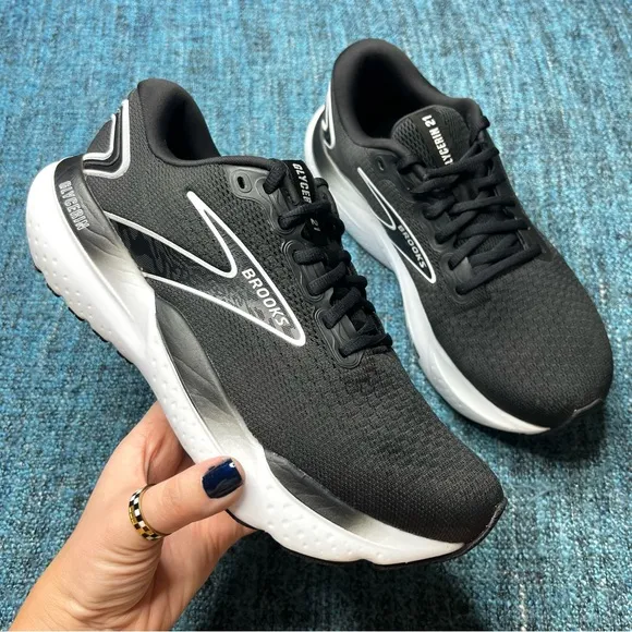 Brooks Glycerin 21 Running Shoes in Black White WIDE Width