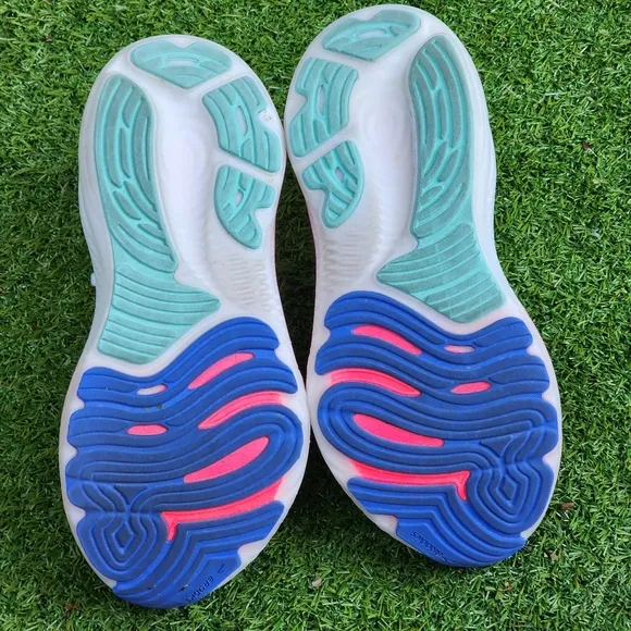 BROOKS GLYCERIN GTS 22 - Women's Sneakers- SIZE 7.5D WIDE